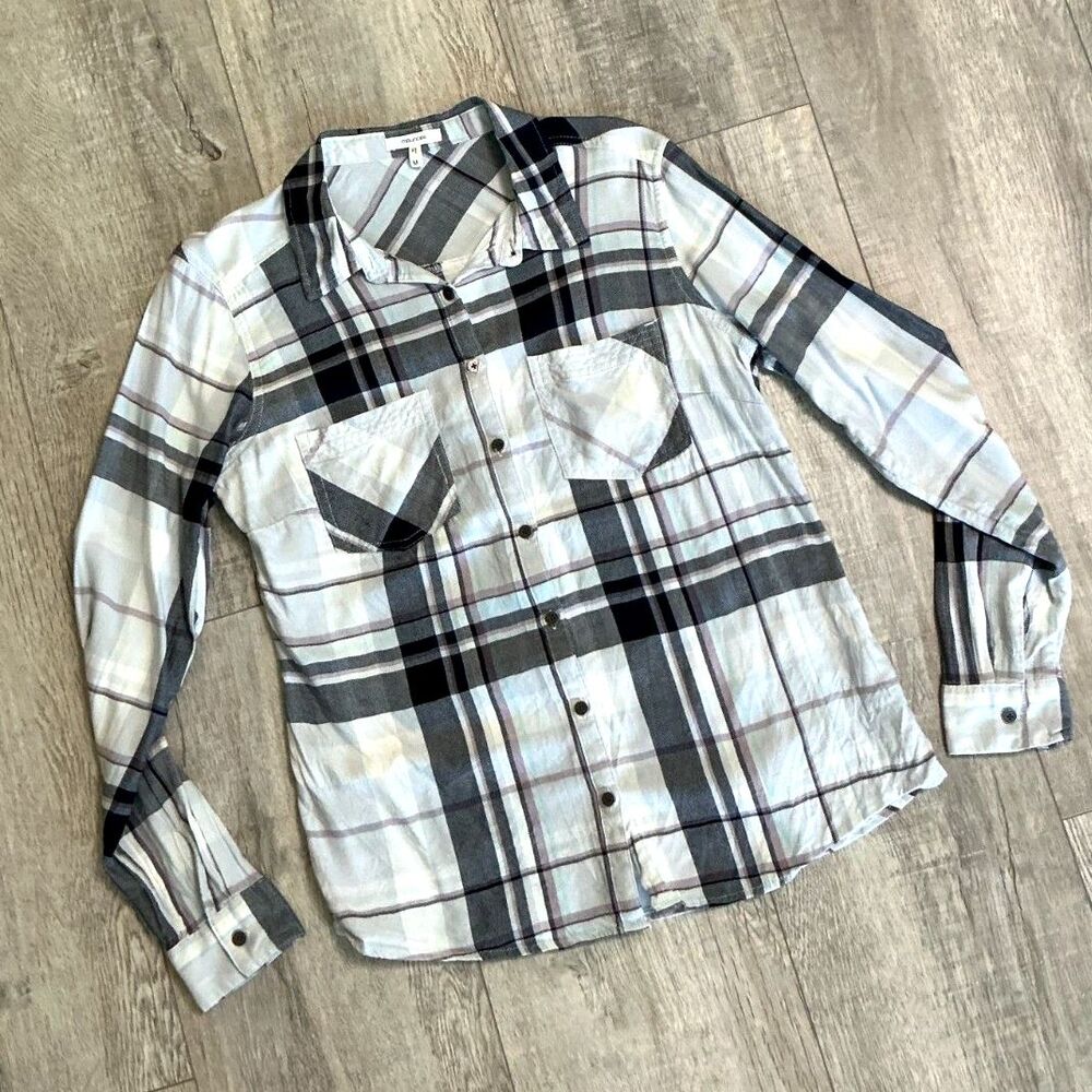 Maurices Women’s M White Gray Plaid Button-Up Shirt Long Sleeve Casual